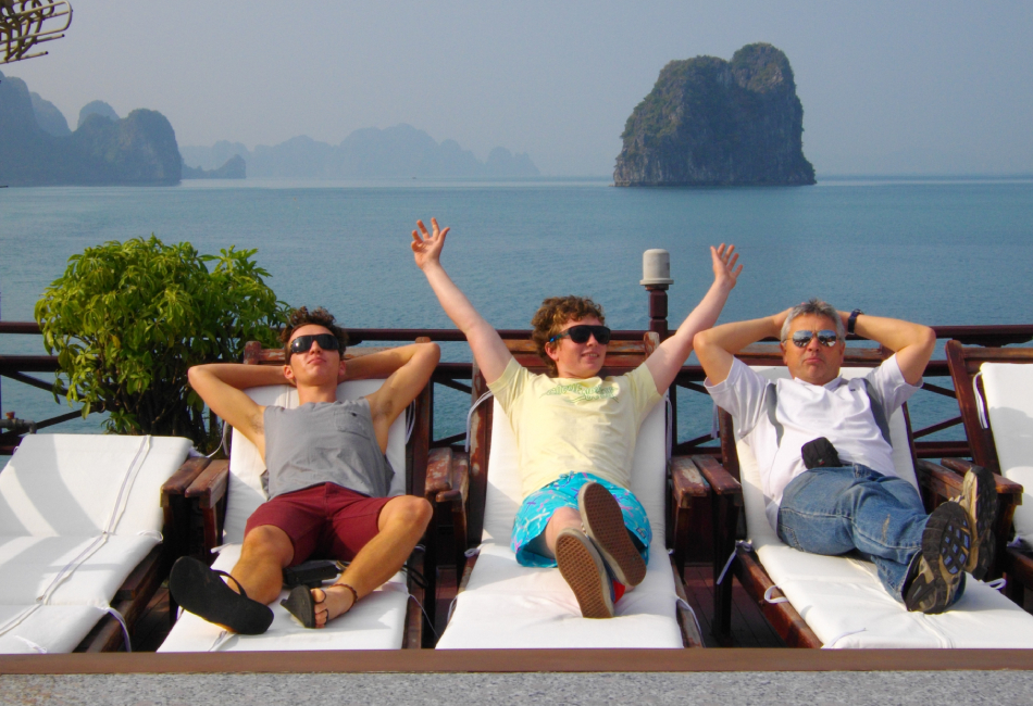 Halong Bay Day Trip From Hanoi – Deluxe Group Tour