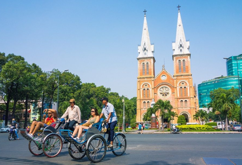 Package Tour From Philippines to Ho Chi Minh City – 7 Days 6 Nights