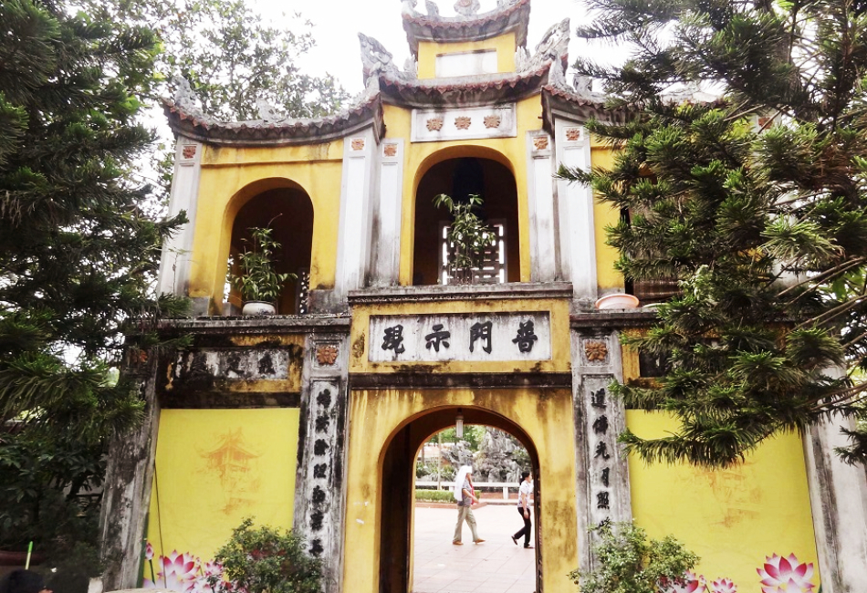 Tam Quan Gate